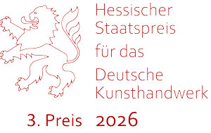 StaatspreisHess Kunsthandwerk Logo 2026 3 Preis rot